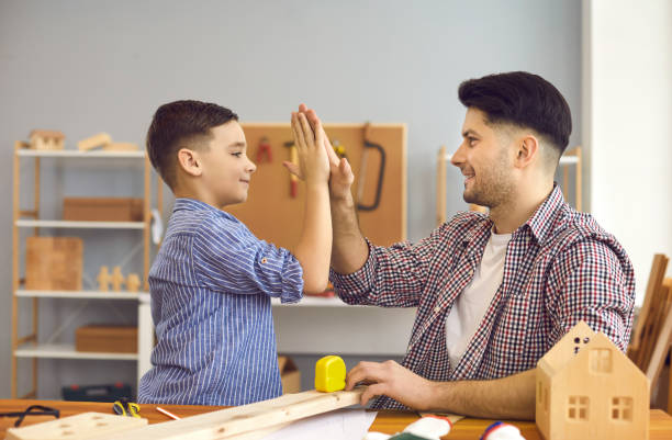 التعزيز الإيجابي: ما هو وكيف ينفذ؟